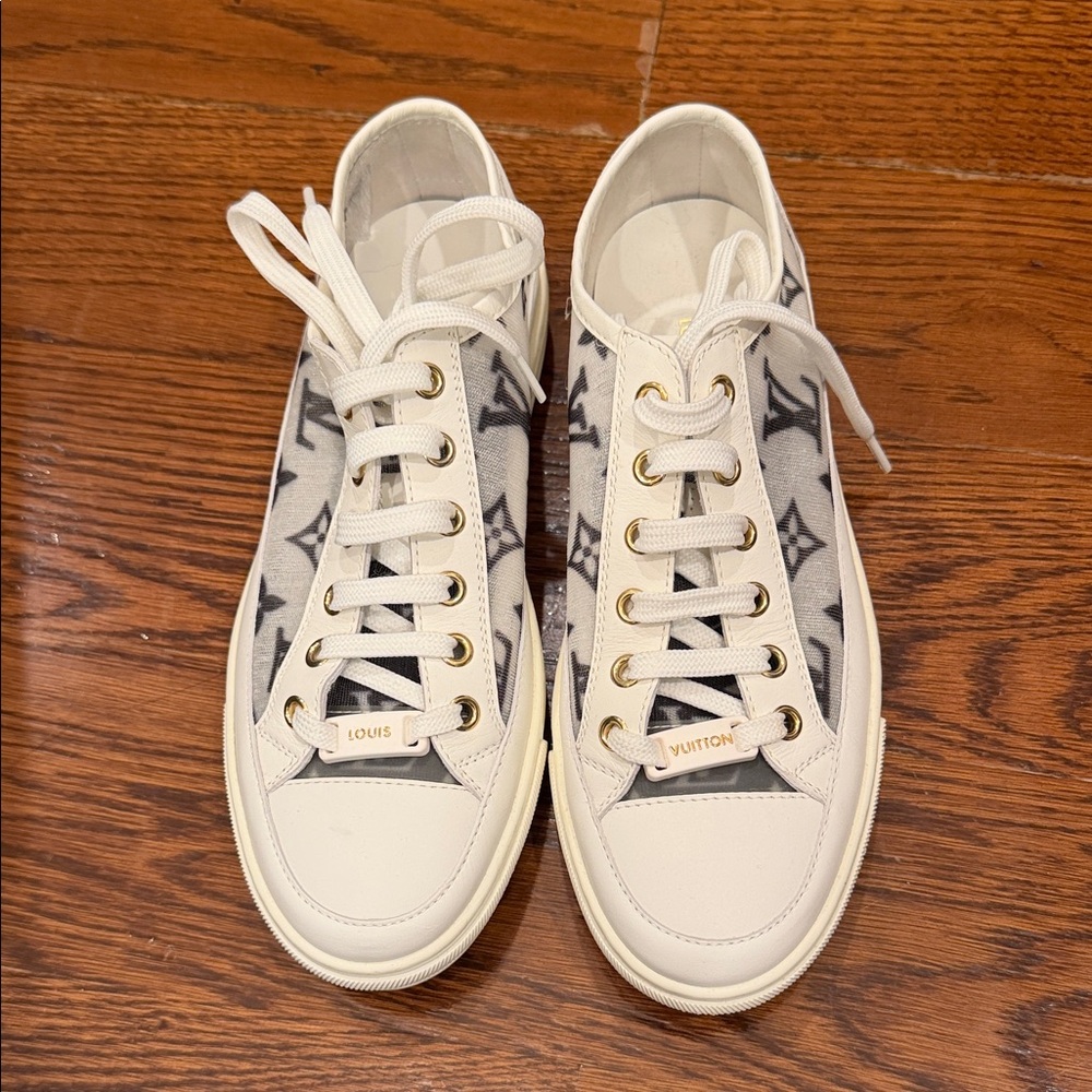 LV Louis Vuitton Monogram Sneakers 35.5 EUC